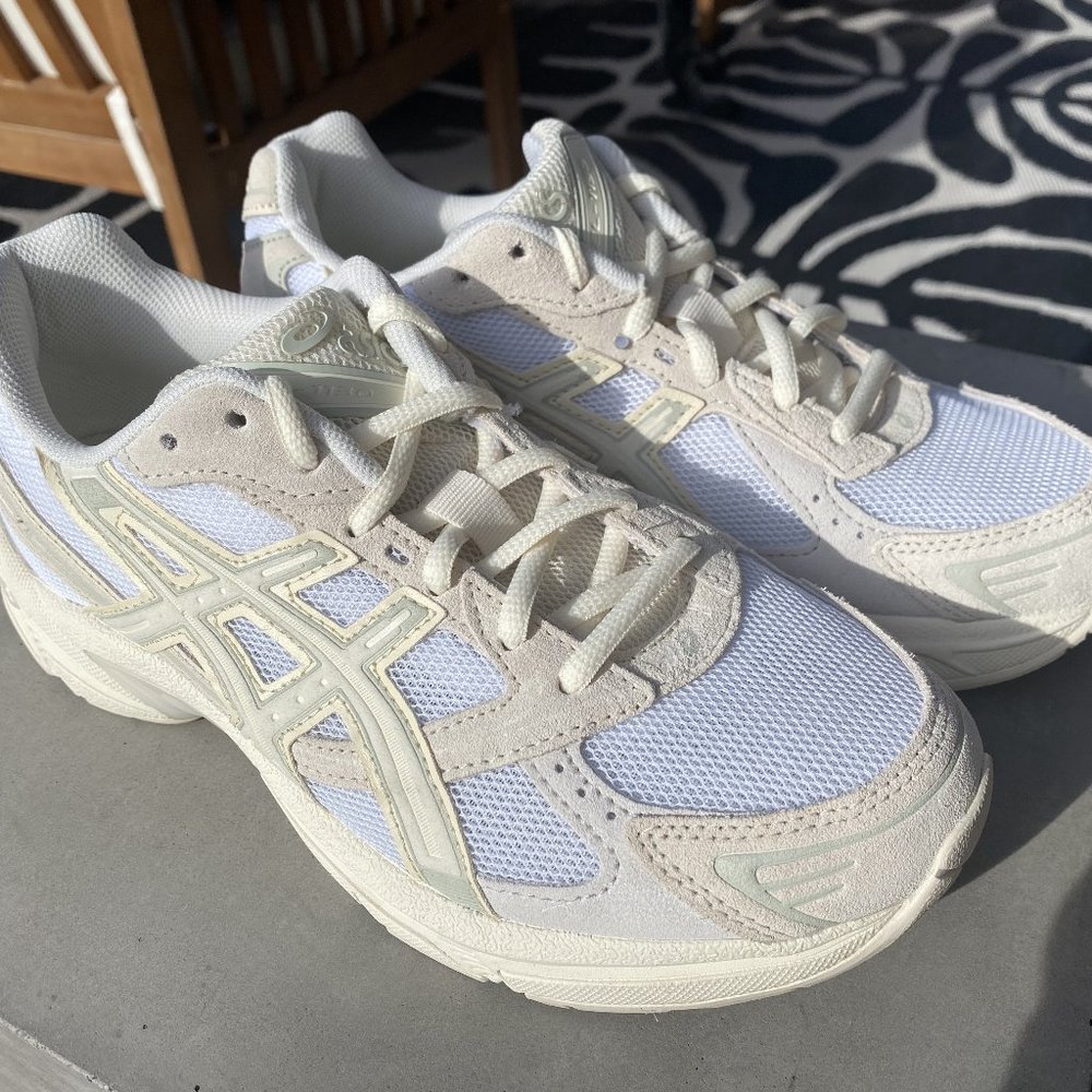 Asics Gel 1130 Womens 8.5 in White/Birch